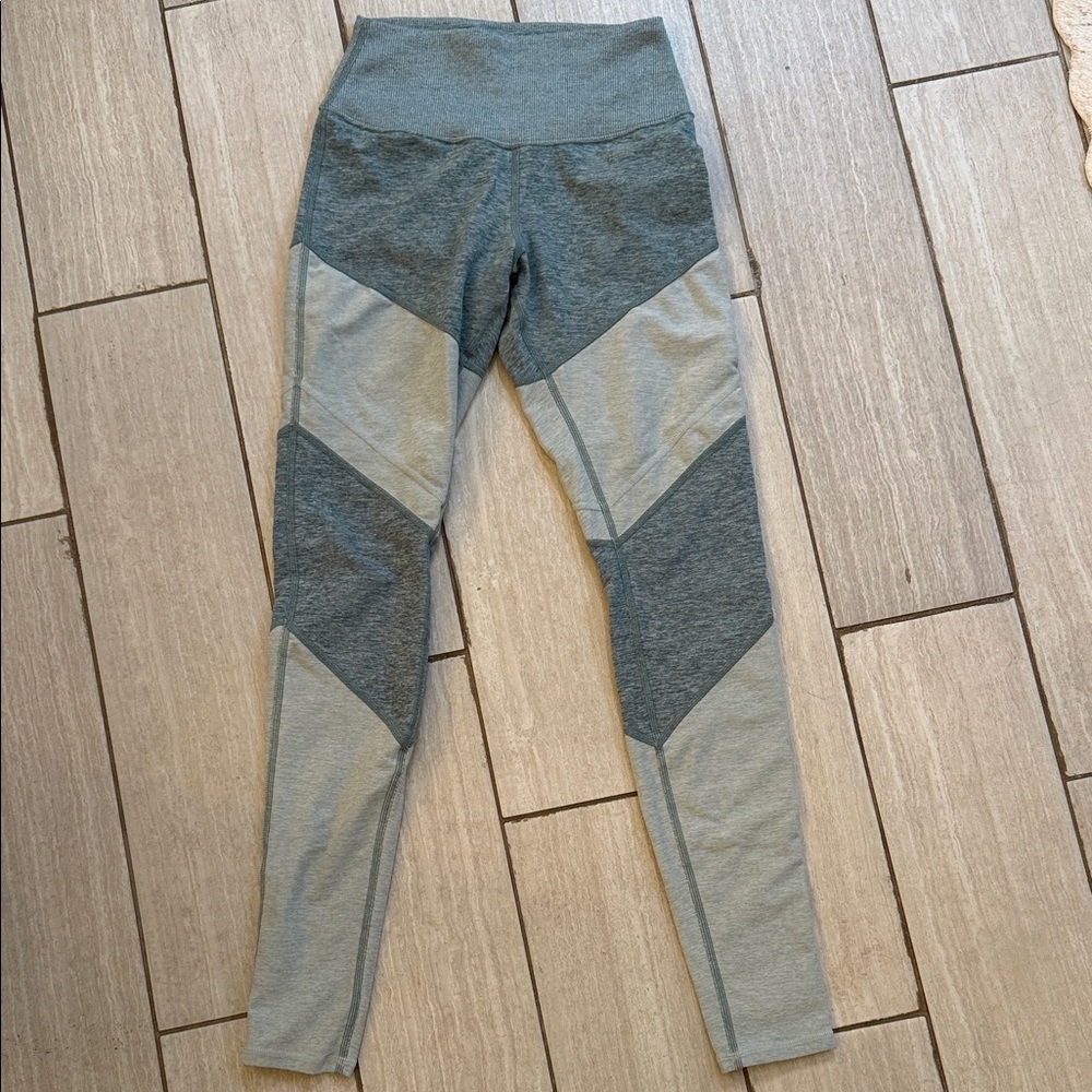 ALO Yoga Heather Gray Activewear